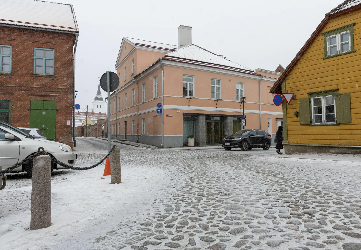 Päästjad said reede õhtul väljakutse Kauba tänavale.