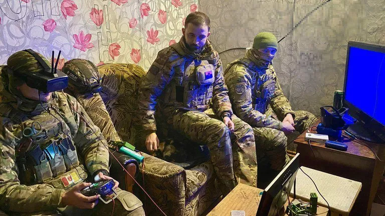Солдаты.