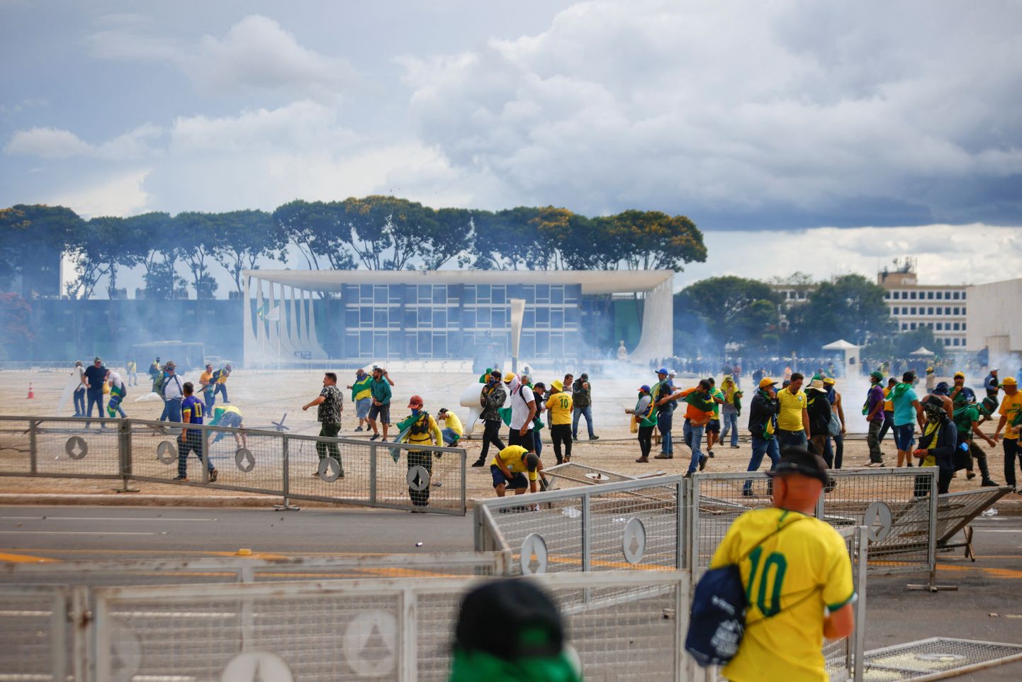 Brasiilia endise presidendi Jair Bolsonaro toetajad tungisid 8. jaanuaril kongressihoonesse.