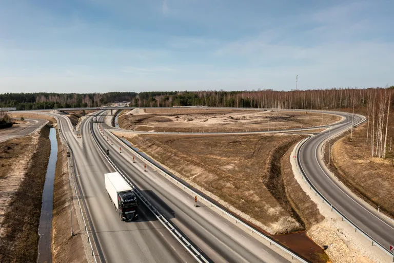 Pärnu-Uulu teelõigu ehitustööd on kulgenud kavandatust kiiremini.
