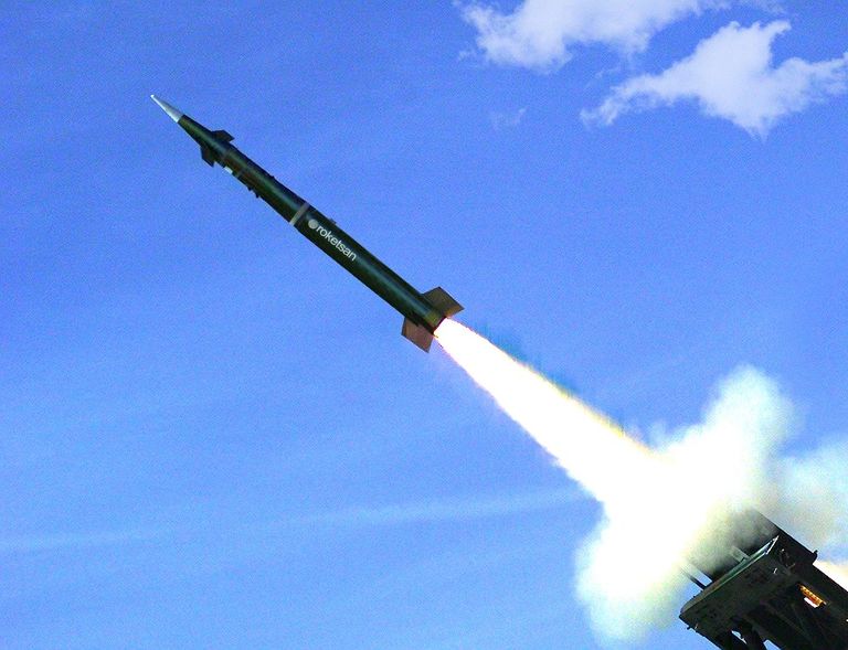 Esimesed samasugused maa-maa tüüpi raketid on Ukraina rindel juba väidetavalt välja lastud.