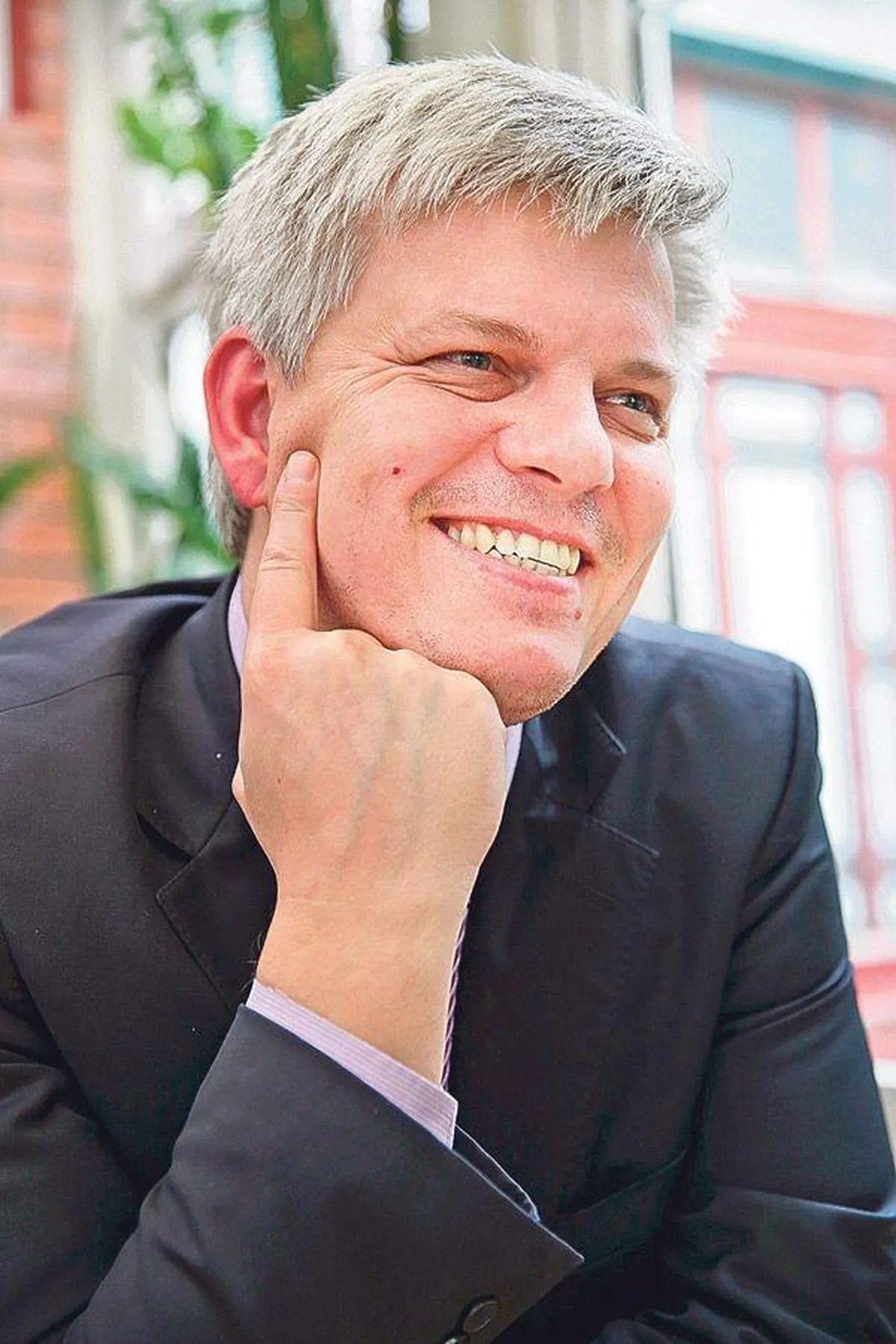 Veiko Spolītis valdab nii eesti, läti kui ka leedu keelt. FOTO: Peeter Langovits