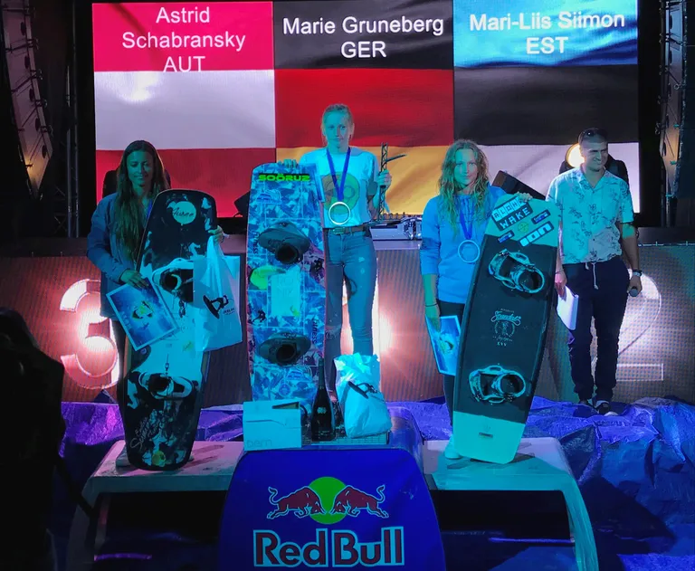 Eesti veelaudur Mari-Liis Siimon, hõbedemal Rahvusvahelisel IWWF võistlusel Golden Trophy Slovakkias, Bratislavas.