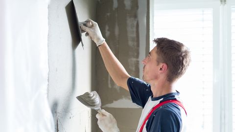 Опрос: кто делает ремонт в квартирах и домах жителей Эстонии – они сами или профессионалы