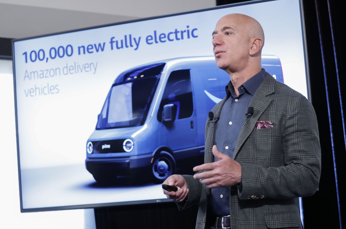 Amazoni asutaja ja tegevjuht Jeff Bezos teatas, et ostab oma firma jaoks 100 000 uut elektriautot eesmärgiga vähendada heitekoguseid