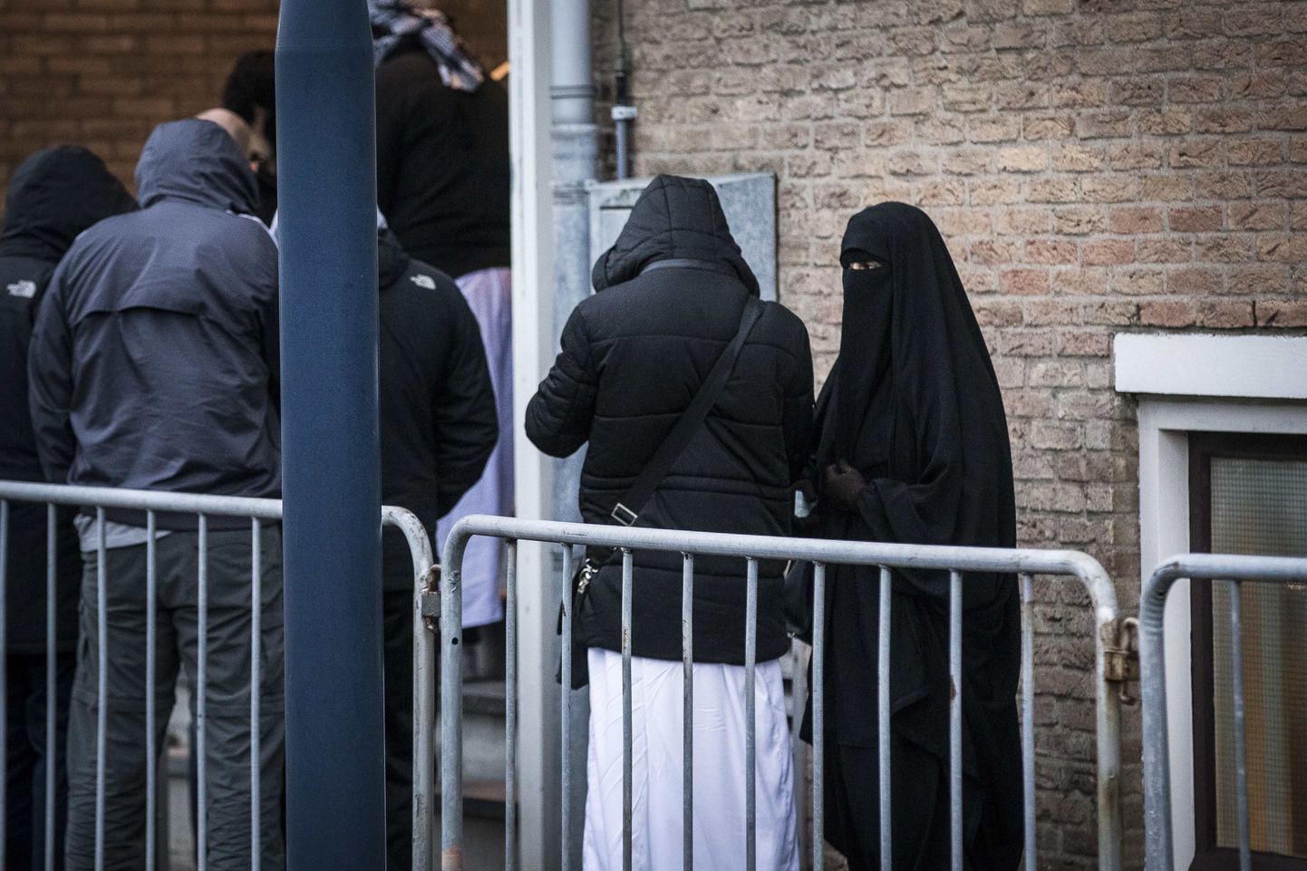 Amsterdami kohus saatis üheksa terrorismis süüdi mõistetut trellide taha