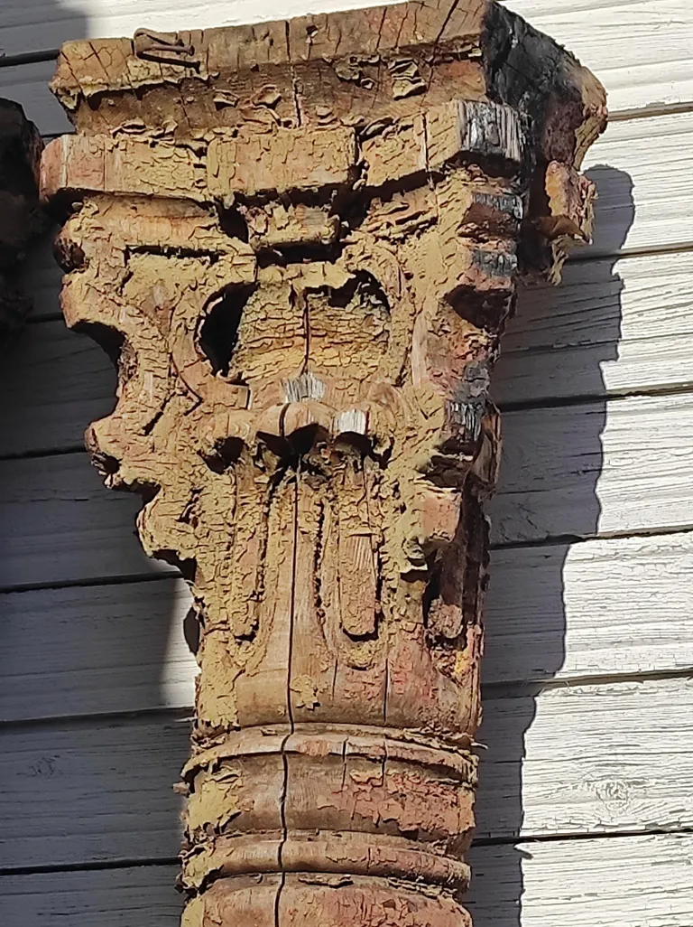 Kolbe villa ehitas 1874. aastal Kreenholmi manufaktuuri juhatuse liige Robert Kolbe. Kahekorruseline, kolmekorruselise torniga puithoone oli ehitatud mauri stiilis ja kaunistatud islami stiilis puitväljalõigetega.