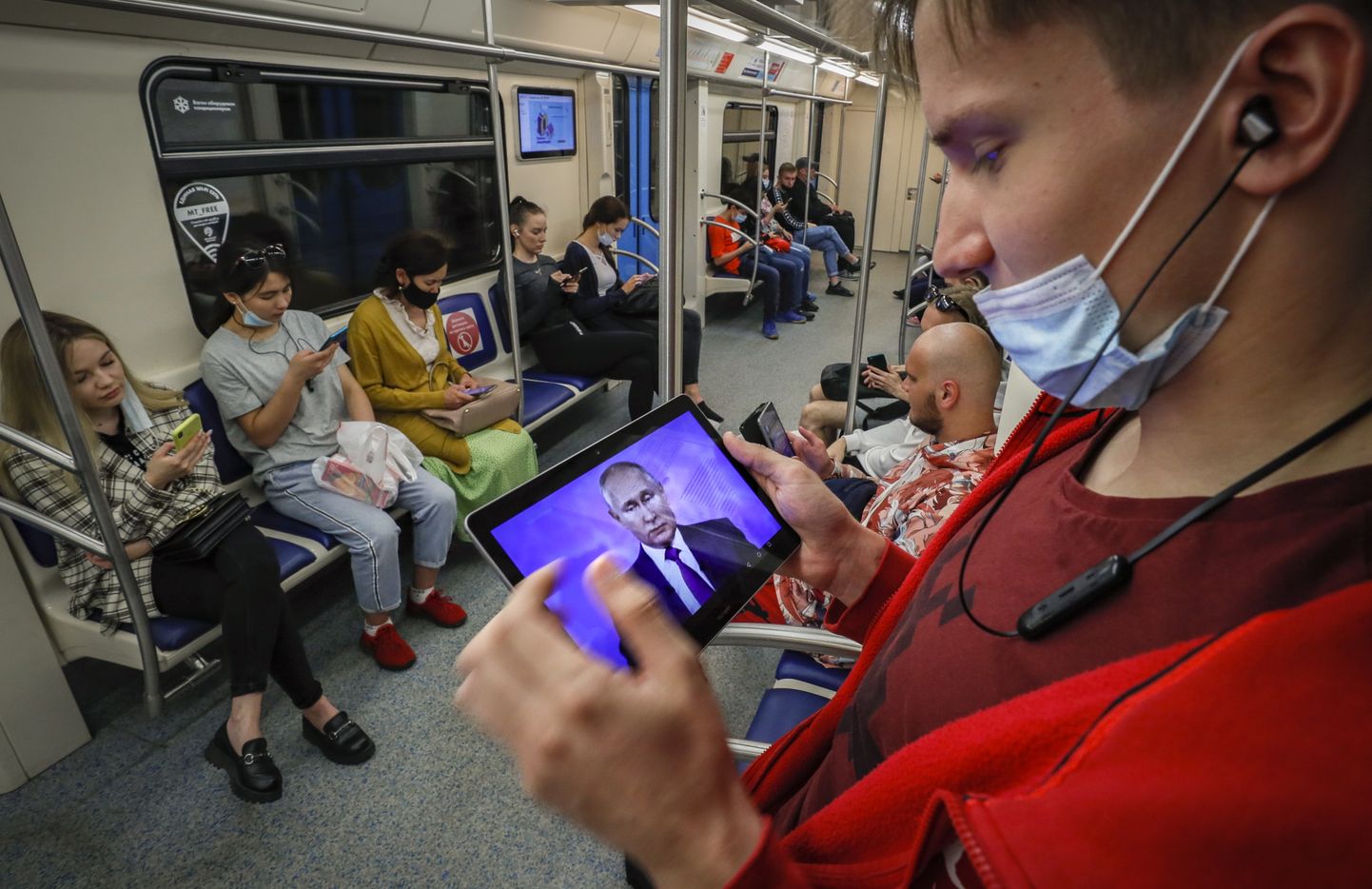 Cilvēki Maskavas metro. Ilustratīvs attēls