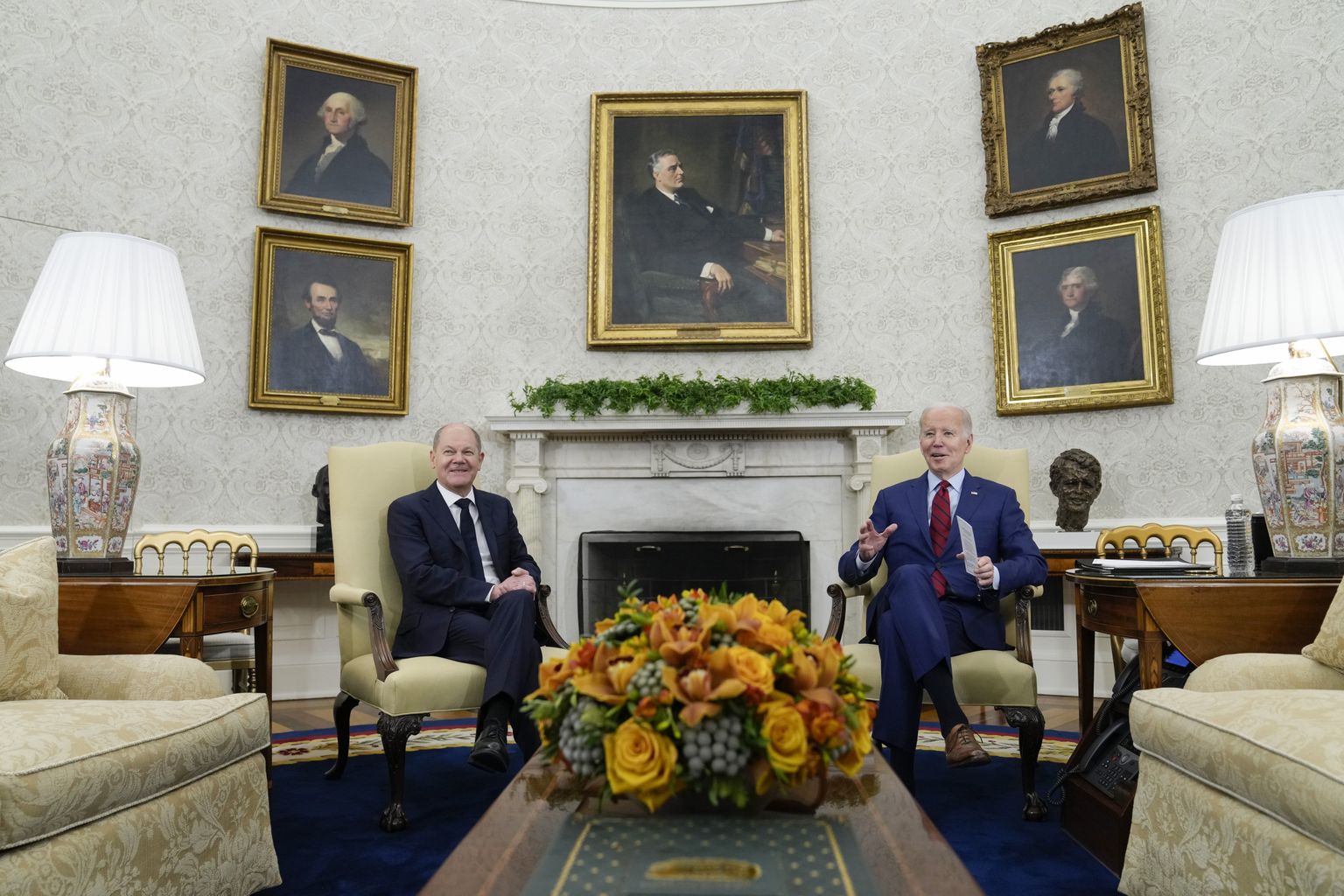 USA president Joe Biden võõrustas reedel Valges Majas Saksamaa liidukantslerit Olaf Scholzi, kellega arutati peamiselt Ukraina sõjaga seonduvat privaatselt.