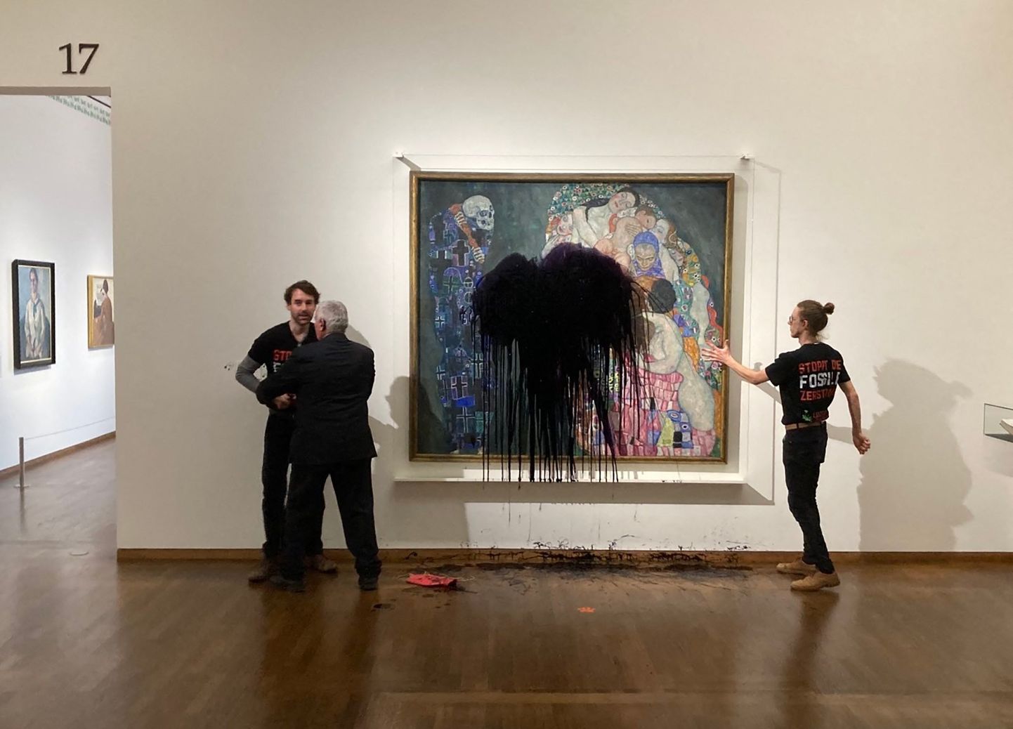 Klimata aktīvisu sabojātā Gustava Klimta glezna Leopolda muzejā Austrijā