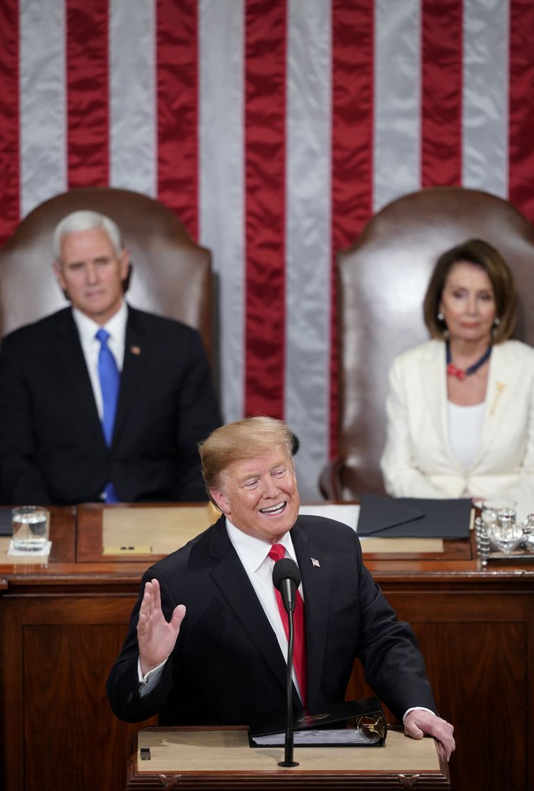 Asepresident Mike Pence ja spiiker Nancy Pelosi kuulamas 5. veebruaril USA presidendi Donald Trumpi aastakõnet
