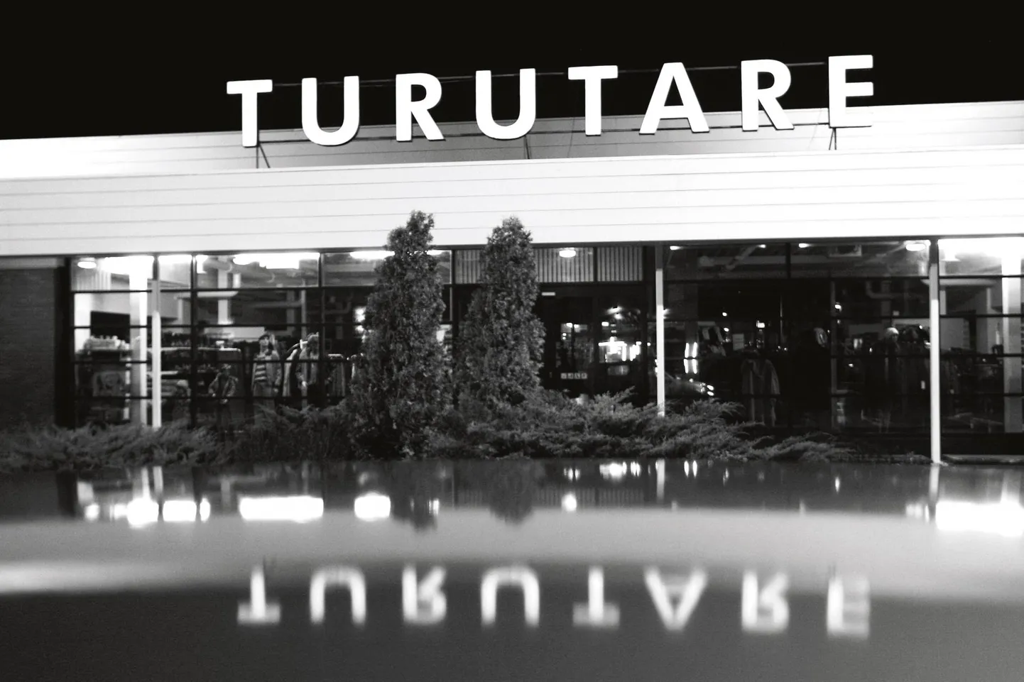 Turutare on vahepeal tublisti ringi ehitatud ja tasulise parkla asemel on promenaad.