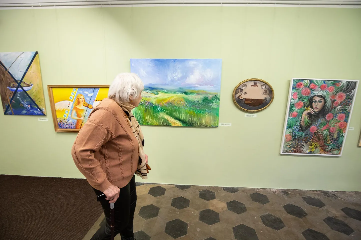 Rakvere Galerii kevadnäitus "Parem õng kui kala" keskendub märkamisele.
