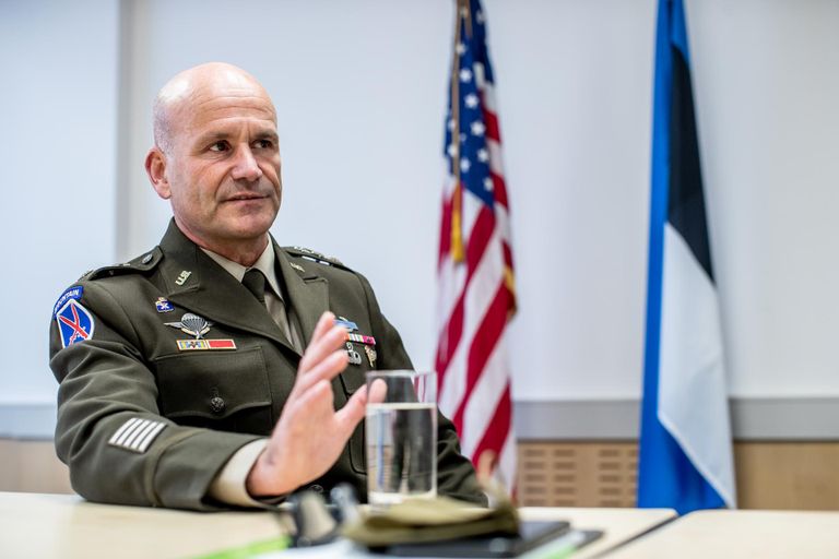 Генерал Кристофер Дж. Каволи, новый командующий европейскими силами НАТО, призывает к решительному увеличению военно-промышленной базы НАТО.