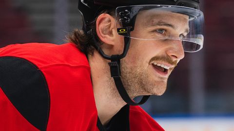 NHL kluba "Canucks" treneris ieskicē Bļugera potenciālo atgriešanās laiku