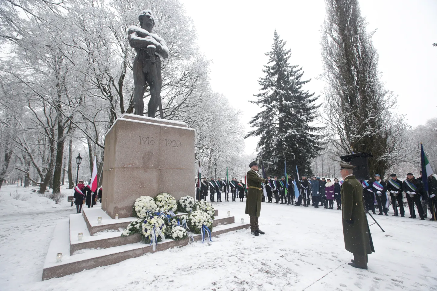 Tartu rahu traditsioonilist mälestustseremooniat peetakse Tartus Kalevipoja kuju juures.