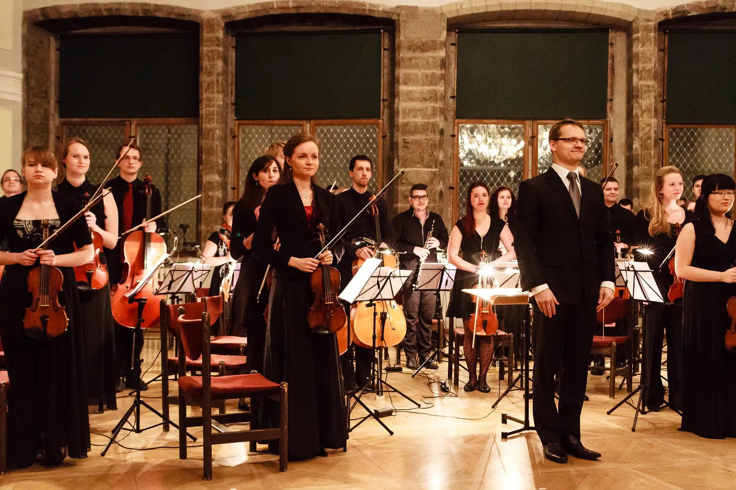 Uue Tänava Orkester.