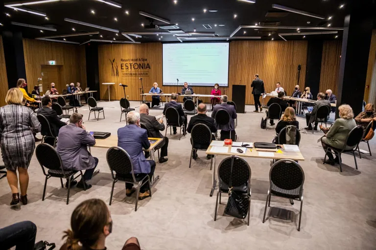 Pärnu linnavolikogu istung Estonia konverentsikeskuses.