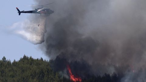 Lõuna-Prantsusmaal põgenevad sajad inimesed uue laastava maastikupõlengu eest