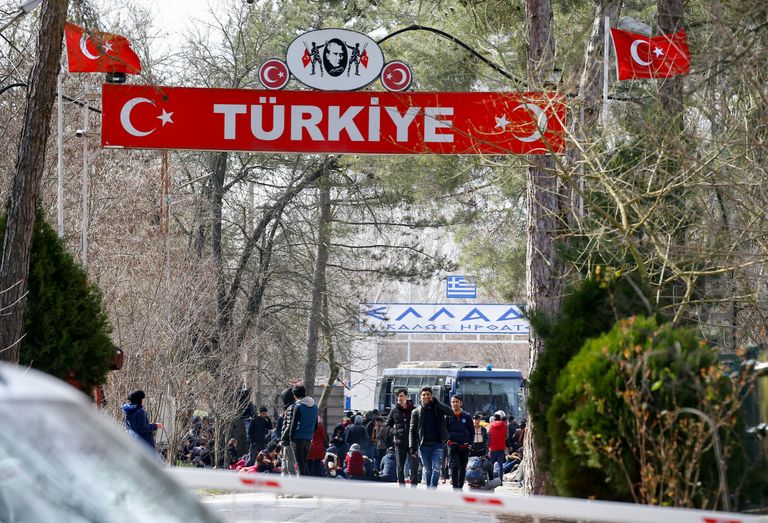 Migrandid Kreeka ja Türgi vahelisel ala Pazarkule piiripunktis.