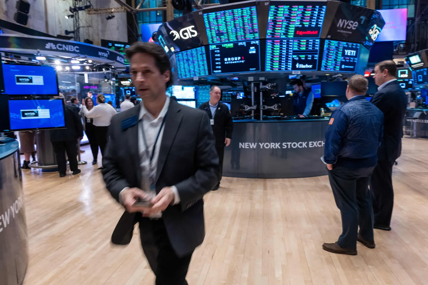 Kauplejad New Yorgi börsi kauplemispõrandal pärast S&P 500 uut tippu.