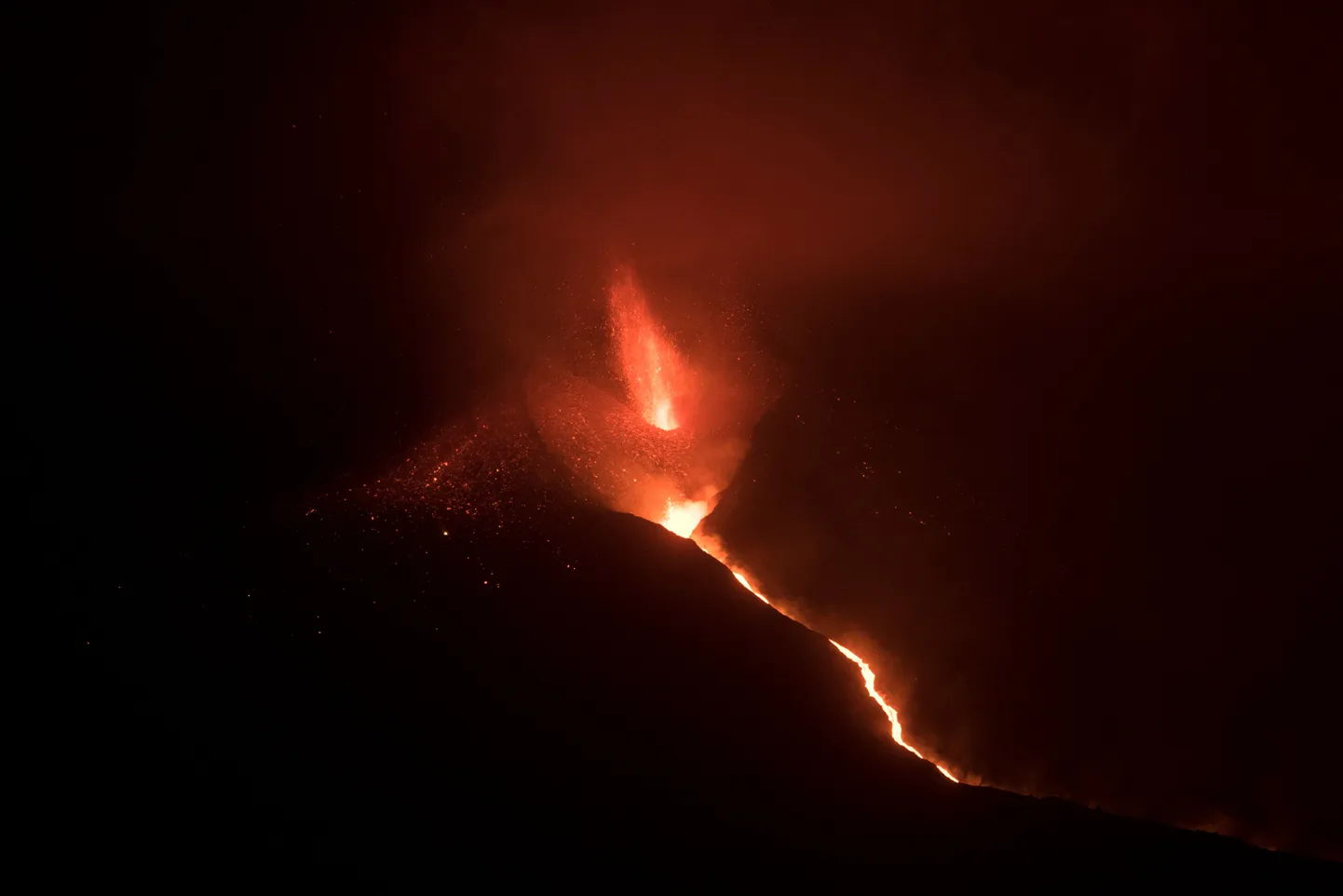 Извержение вулкана на острове Ла Пальма.
