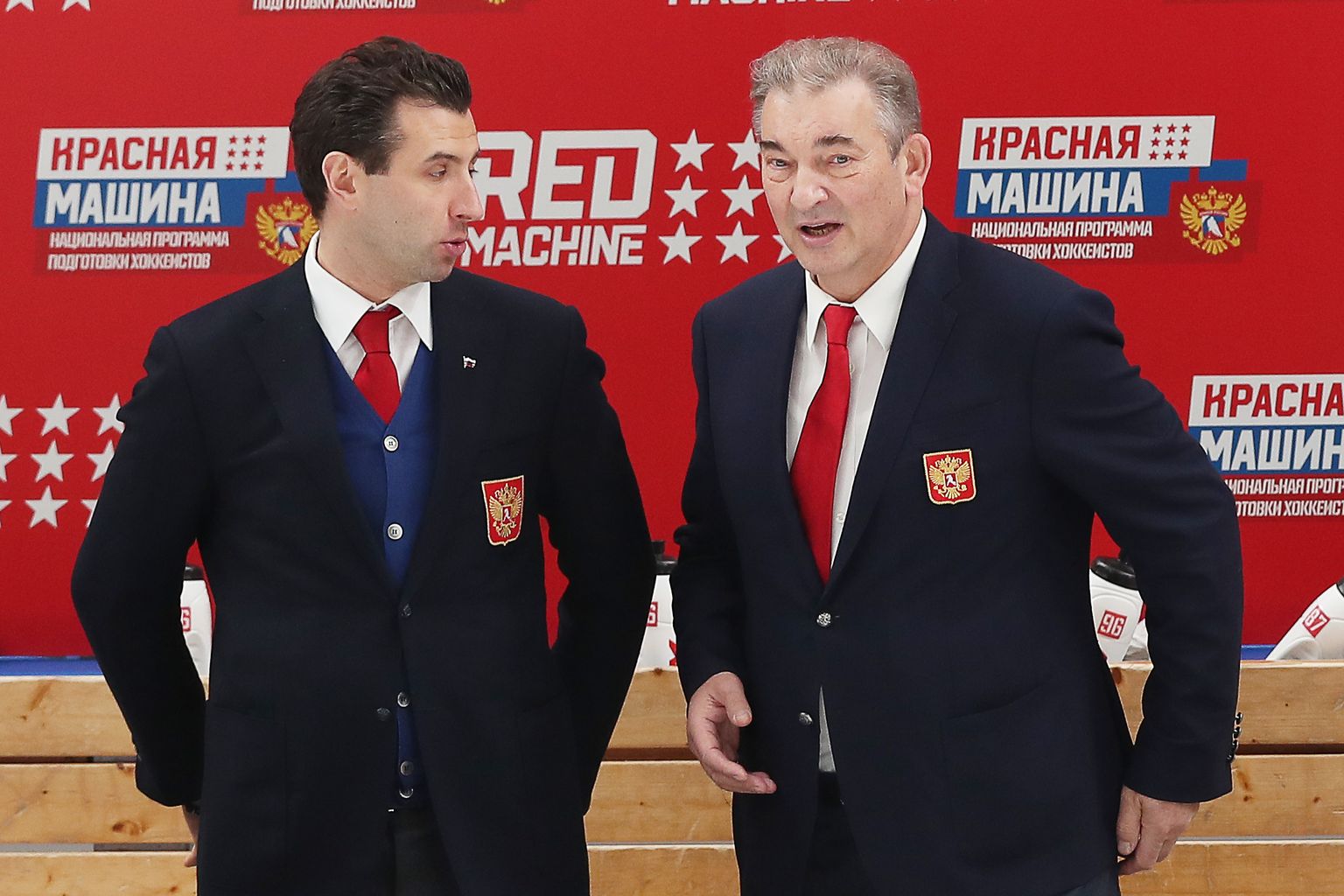 Roman Rotenberg koos jäähokilegendi Vladislav Tretiak (paremal).