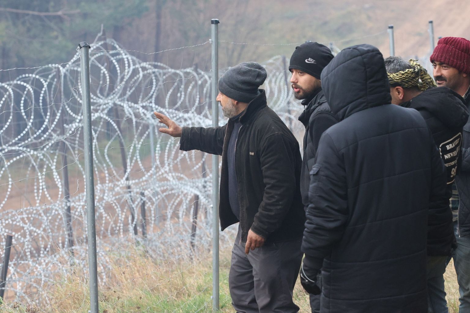 Migrandid Valgevene-Poola piiril ootamas.