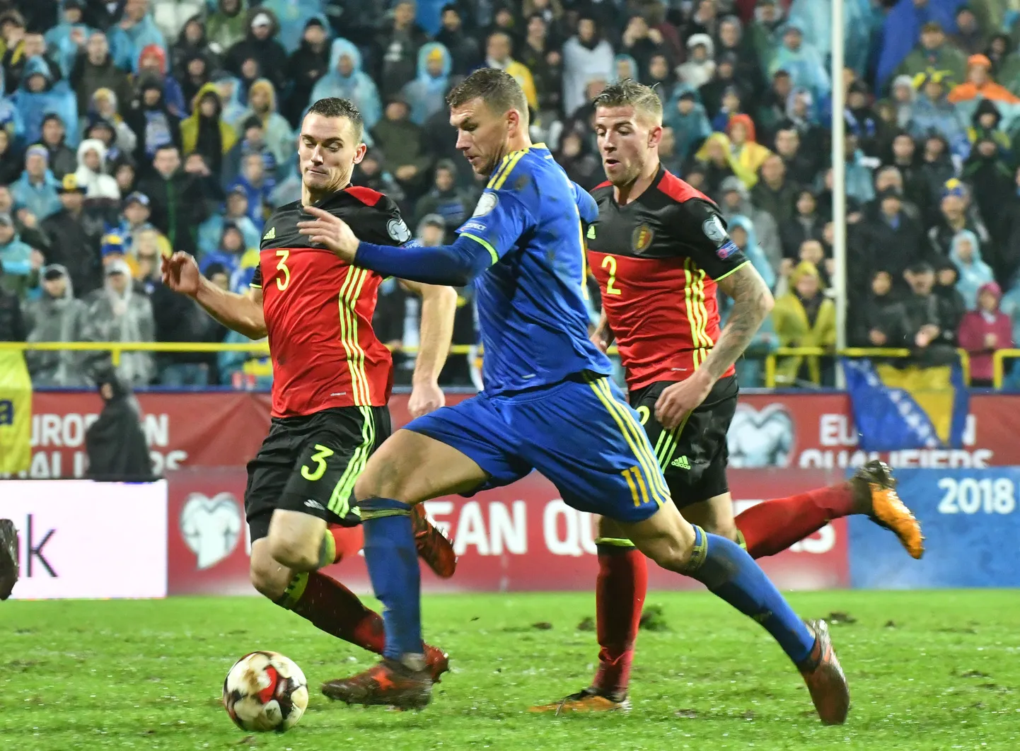 Punases vormis Vermaelen ja Alderweireld