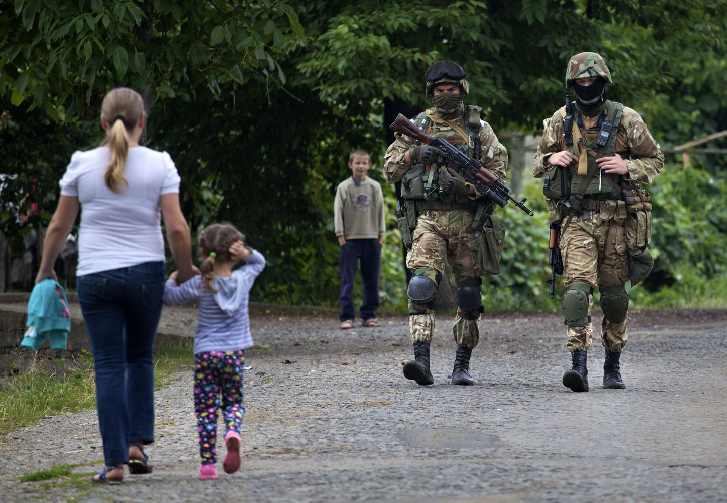 Ukraina sõdurid patrullimas.