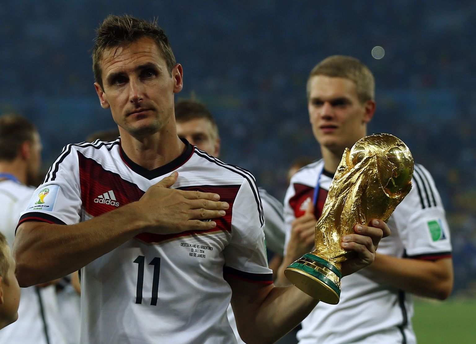 Miroslav Klose MM-tiitli võitmist tähistamas.