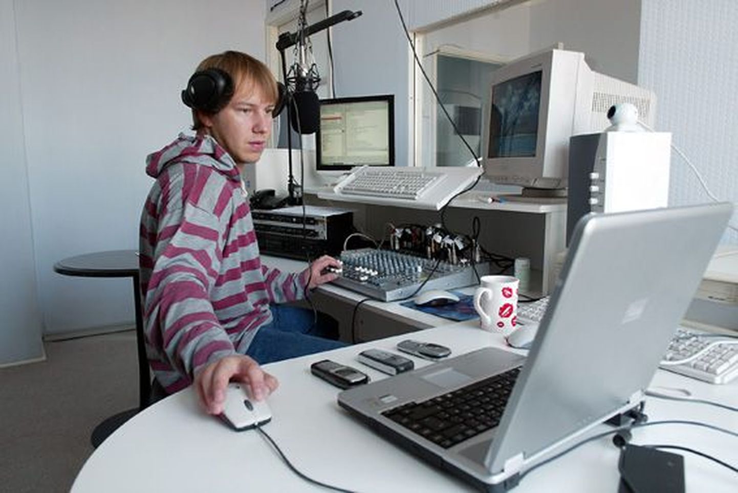 Raadio Viru kauane programmijuht Tanel Raudla lahkus raadiost suuremate segaduste alguses 2007. aastal.