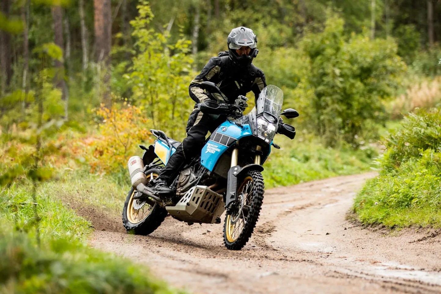 Yamaha Ténéré 700 Rally Edition, külg ees, lenksus Kristjan Karumets.
