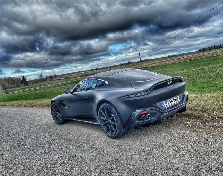 Aston Martin Vantage