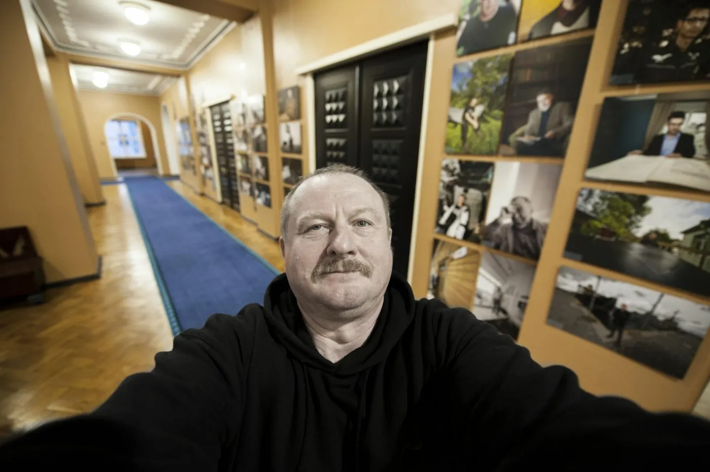 4. märtsil kell 16.30 avatakse Viljandi pärimusmuusika aidas Alar Madissoni fotonäitus "Häälte vägi. ERA toetuskontsert 2020".