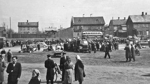 TARTU TULEMINE ⟩ Peetrituru platsil käis lärmakas kauplemine