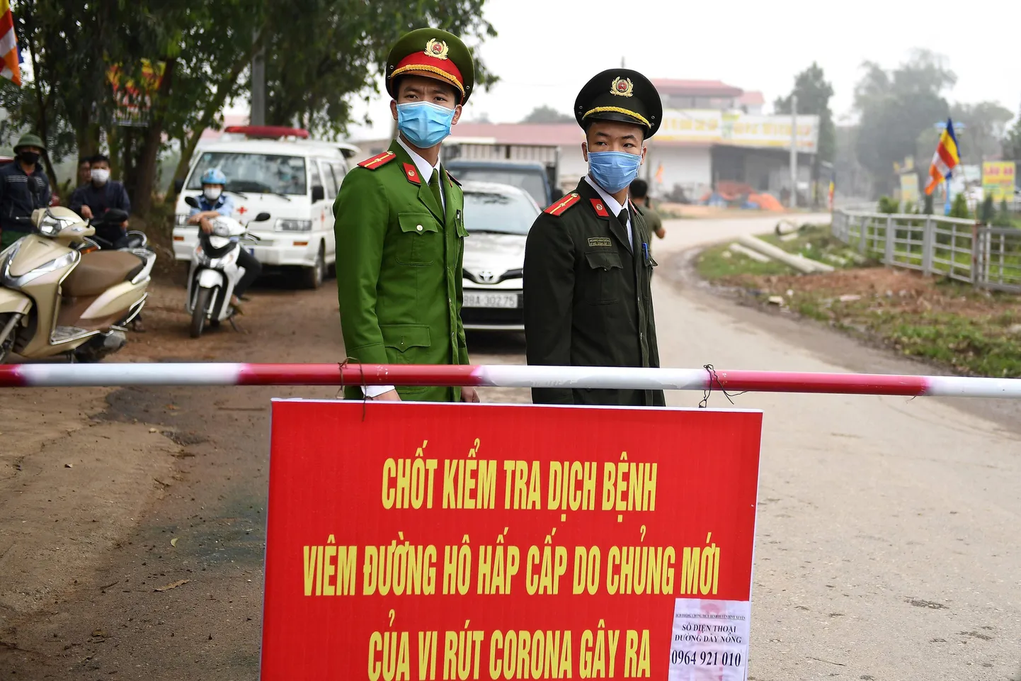 Vietnamis pandi koroonaviiruse COVID-19 tõttu karantiini 10 000 elanikuga kommuun.