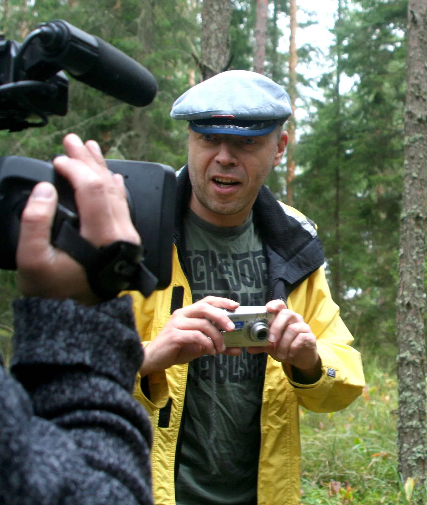 Saadete "Eesti nokitseb" ja "Selgeltnägijate tulproov" saatejuht  Urmas E. Liiv