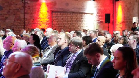 FOTO ⟩ Nacionālā apvienība ievēlējusi jaunu partijas valdi