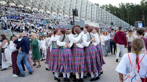 Vairums skolēnu vēlas piedalīties arī nākamajos Dziesmu un deju svētkos; vadītāju vidū interese mazāka