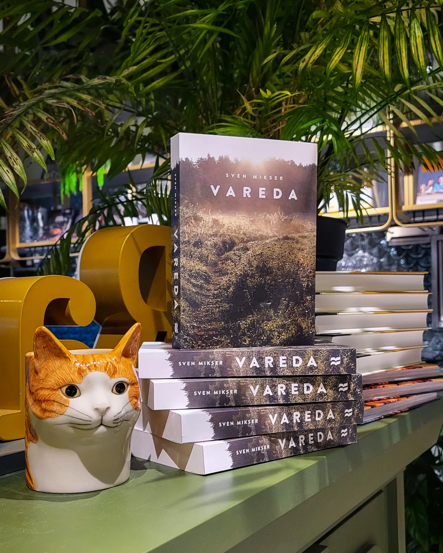 Sven Mikseri esikromaan «Vareda».