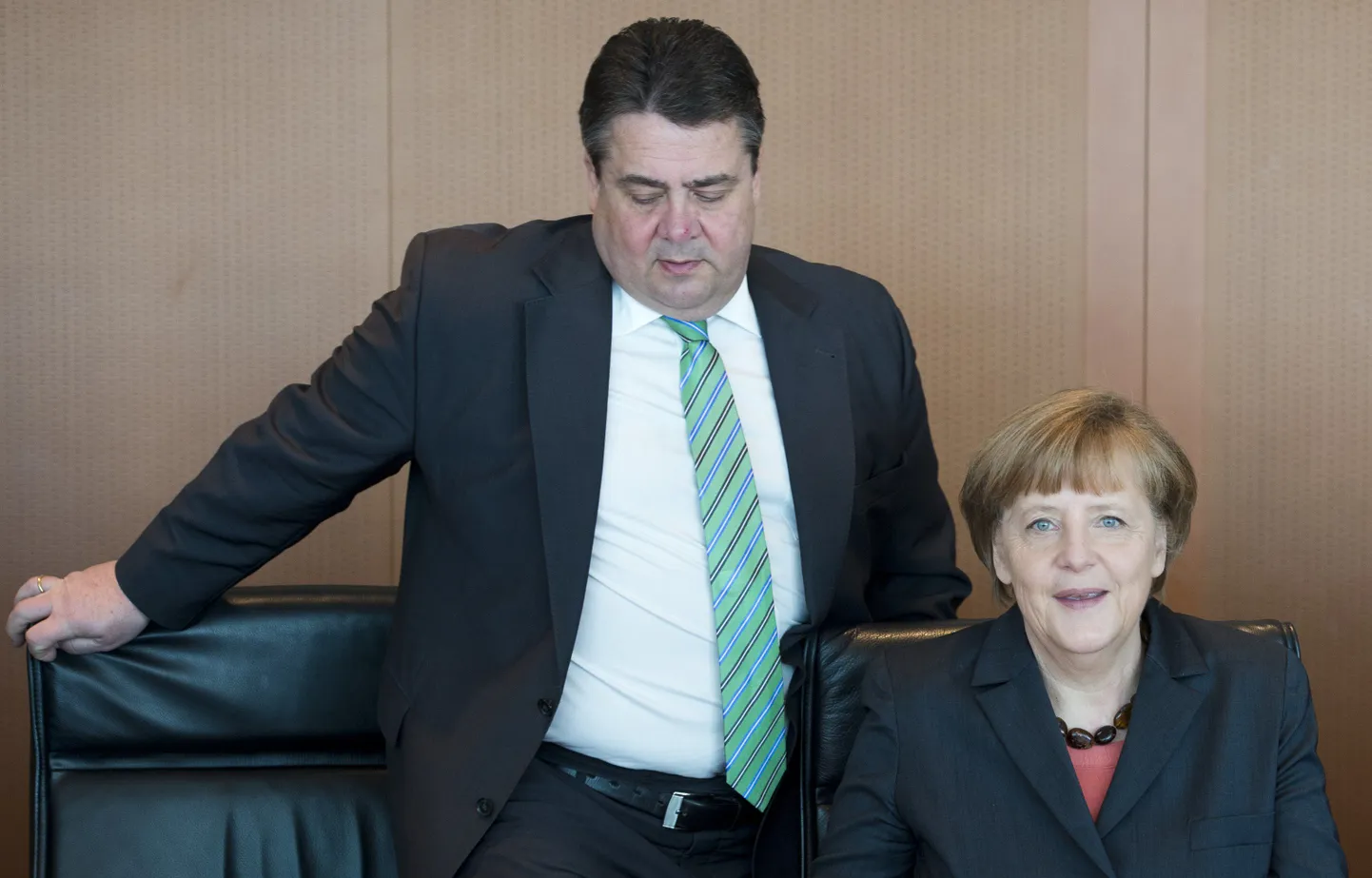 Saksamaa asekantsler Sigmar Gabriel ja kantsler Angela Merkel