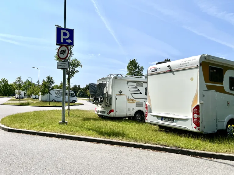 Äkki paigaldati liiklust korraldav märk pärast haagissuvilate saabumist?