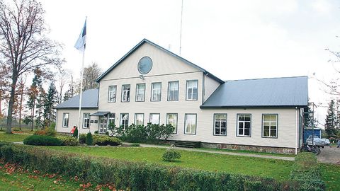 SÜDANTSOOJENDAVAD KLÕPSUD ⟩ VIP värk! Pärnumaa väikeses koolis alustas esimest klassi vaid üks õpilane – vaata, kuidas möödus aktus