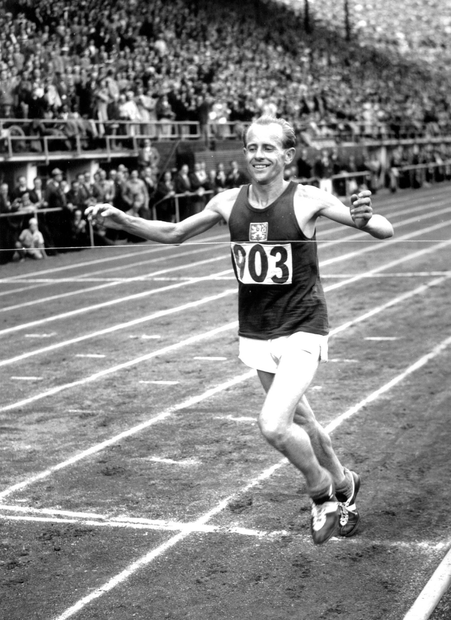 27. juulil 1952 võitis Emil Zátopek Helsingi olümpiamängude maratoni ajaga 2:23.03,2. Kaks kulda oli sellelt olümpialt enne juba taskus.