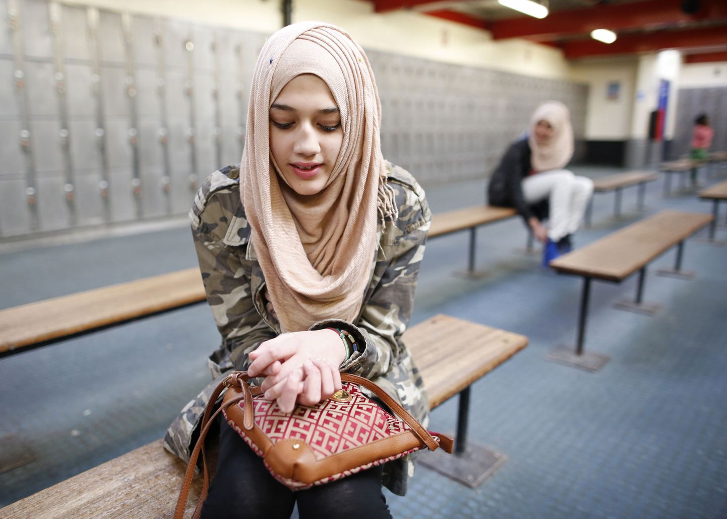 Koolitüdruk hijabiga.