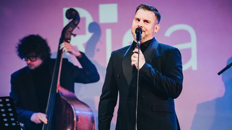 IESKATIES! ⟩ Aristokrātiskā saksofona un balss saspēle – Intars Busulis ar kvintetu noslēdz pilsētas festivālu 