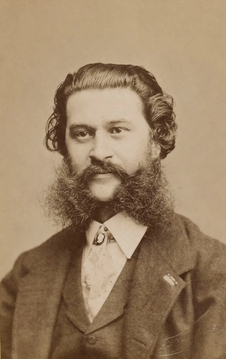 Johana Štrausa (dēla, 1825-1899) portrets, kuru uzņēmis fotogrāfs Frics Lukhards.