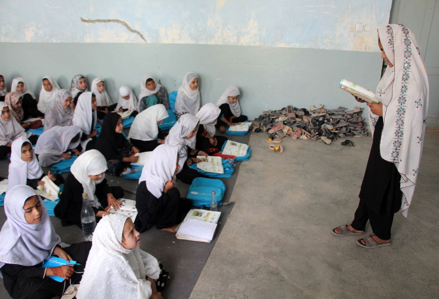 Afganistani tüdrukud algkoolis. Foto on illustratiivne.