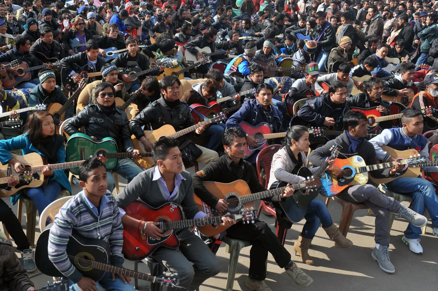 600 kitarristi Darjeelingi muusikafestivalil «Imagine’i» esitamas.